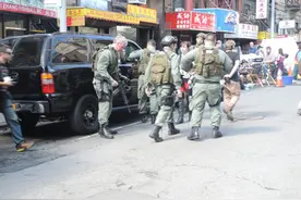 FBI持枪冲进华埠公寓 华裔居民：原来是拍戏图片