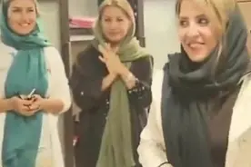 在伊朗的石油公司，当地姑娘看见中国男生很激动开心的笑的不得了视频封面