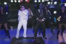 鸟叔当年在美国现场演唱《江南Style》万人空巷，太震撼了