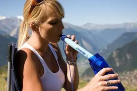 LifeStraw生命吸管：泥水秒变纯净饮用水图片