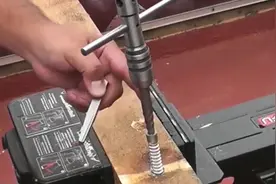 螺丝帽拧花了怎么办？有经验的师傅这样解决视频封面