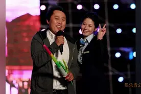 刘大成并不是真正草根歌手，积累了过亿的财富了！让人难以置信！视频封面