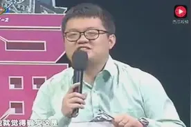漂亮女友要分手，男友说：给你一千块钱，别分手了！哈哈，太逗了