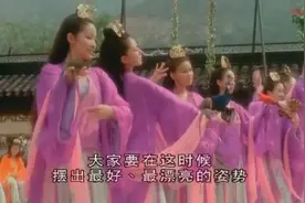 秀女手抓动物摆姿势论美色，香秀姿势太丑遭嫌弃，不服大喊有内幕视频封面