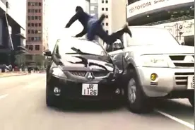 吴彦祖谢霆锋形象反差最大的一段，和古天乐成龙的公路飙车追逐视频封面