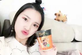 妹子试吃：堪称最美味的方便面，看表情就该知道，到底有多好吃！视频封面