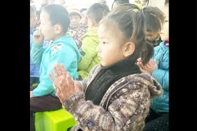 我可是一个乖宝宝，一直很配合你们，哪像有些宝宝，总是后知后觉视频封面