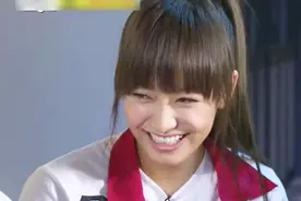 《Running Man》折筷子游戏，宋茜宋智孝两个女孩子好拼！视频封面