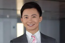 全英文向世界报道十九大！这位央视男神主播托福接近满分，接受过时代杂志的采访图片