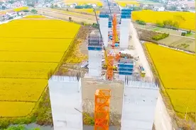 航拍高速公路高架桥施工过程，每公里造价2亿，收点过桥费不过分视频封面
