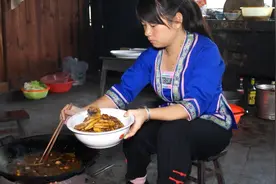 农村姑娘手把手教你秘制卤鸭掌，好吃到你怀疑人生视频封面