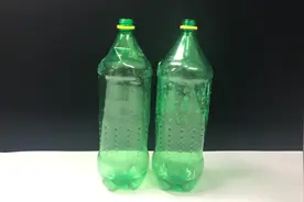 塑料瓶扔掉太可惜了，剪一剪挂在花洒水龙头上，看到的人都会收藏视频封面