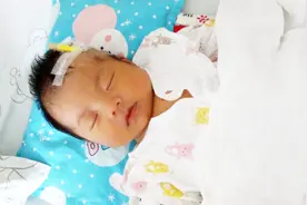 1岁宝宝咳嗽被诊断为肺炎，竟是宝妈惹的祸，医生气的大骂真无知视频封面