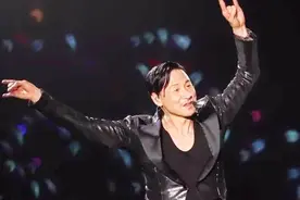 张学友厦门演唱会，20首歌曲大串烧太好听了，你都能说出歌名吗？视频封面
