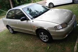 转让起亚千里马图片