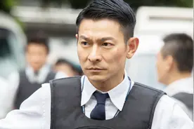 华仔第一首歌《爱的连线》岁月如梭，一首老歌包裹了曾经的记忆！视频封面