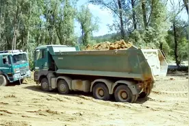 头回见，同样的四桥车，前四后八和前二后十有啥区别？视频封面