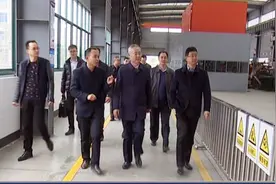 信阳市副市长胡亚才来新县调研