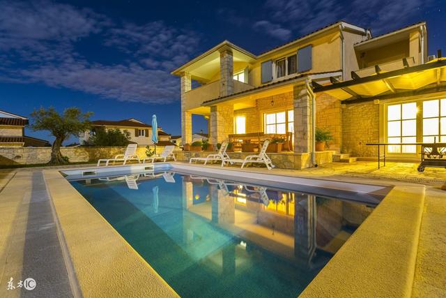 房屋楼顶缺西北角化解方法