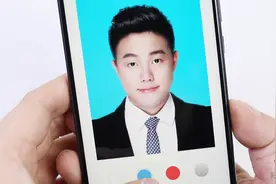 支付宝新功能，教你3秒生成证件照，非常简单，实用！视频封面