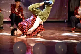 小说：虐恋升级：助理竟是妻子，音乐会、家与车祸背后的情感风暴图片