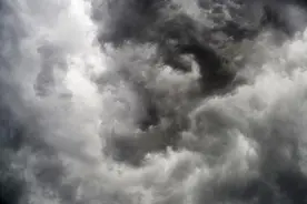 小说：被女友背叛，穷小伙逆袭成最强天才，加入学院却不受人待见图片