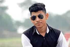 小说：小伙给客户送外卖，不料送到后发现，客户竟不是人图片