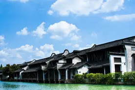 小说：被诬陷拘留唐伯虎，小伙向皇帝坦白事实，惊呆一众奇葩书生图片