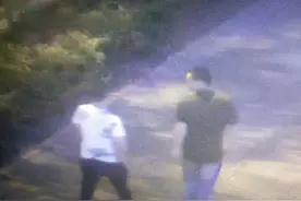 监控里只有小情侣月朗星稀谈心夜,民警却8小时“盯”出窃贼图片