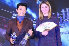 精品大剧《莫斯科行动》将首播 夏雨化身警察图片