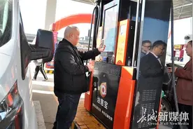 全球首家“无人加油机”花落石家庄 成品油零售迎变革图片