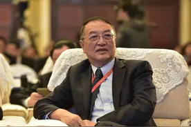 柳传志:武汉具有这么好的位置,当然要追加投资图片