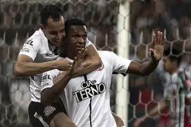 苏宁旧将若梅开二度，助科林蒂安提前三轮获巴甲冠军图片