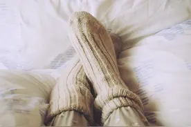 网传“穿上秋裤让人类退化”，秋裤真的有损抗寒能力吗？图片
