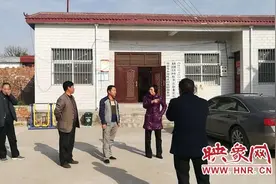 鲁山县人民医院到帮扶村开展健康扶贫活动图片