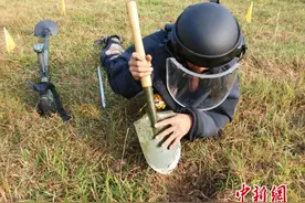 中越边境广西段再启排雷行动 排雷官兵将开赴雷场图片