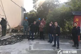 义乌大陈镇：实地走访查问题 现场办公治美小城镇图片
