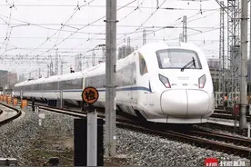 CRH3A凭啥成为西成高铁主力车型？视野开阔、坡道启停、空调更舒适！图片