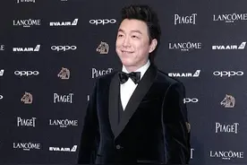 黄渤诙谐亮相金马奖红毯 时隔8年能否再次登顶？图片