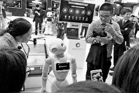 5G从标准制定向商用研发过渡 中国移动2020年规模商用5G图片