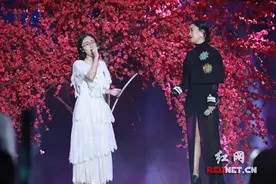 学霸“小仙女”圆梦鸟巢 明德中学郭沁获《中国新歌声》年度亚军图片