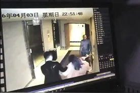 女房客遇袭 员工称男子误以为其抢生意故动手图片