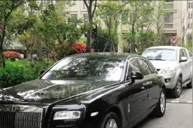 蚌埠市民三百万买豪车无法上牌 车管所称发票或系伪造图片