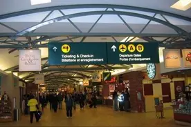 温哥华机场：向每一位中国旅客说“你好”图片