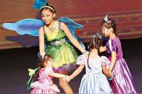 陈奕迅女儿登台表演 陈奕迅女儿歌舞表演秀图片