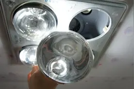 浴霸灯泡坏了怎么换？装修师傅偷偷教的几招，简单见效快！图片