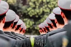 当兵当久了，总有些莫名的惆怅图片