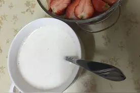 原来草莓这样真的很好吃图片