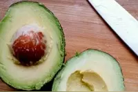 教您做美食料理第23期：三文鱼鳄梨刺身图片