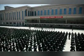 武警上将现场指挥猎鹰突击队反恐作战演练